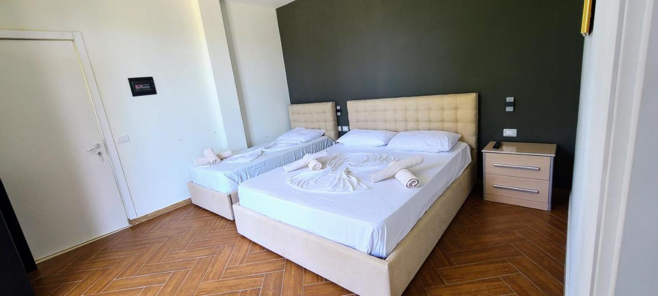 Kavalona Park Hotel Vlorë Buitenkant foto
