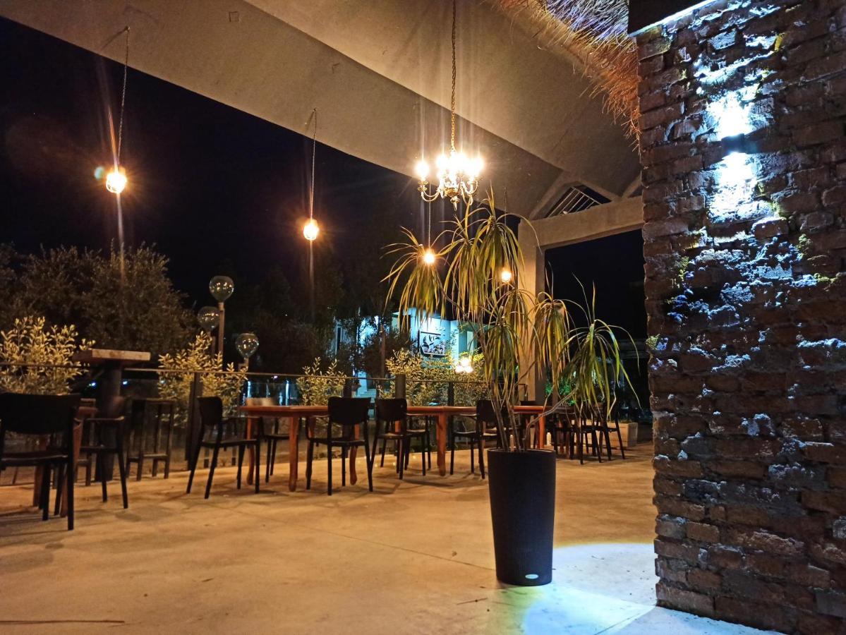 Kavalona Park Hotel Vlorë Buitenkant foto
