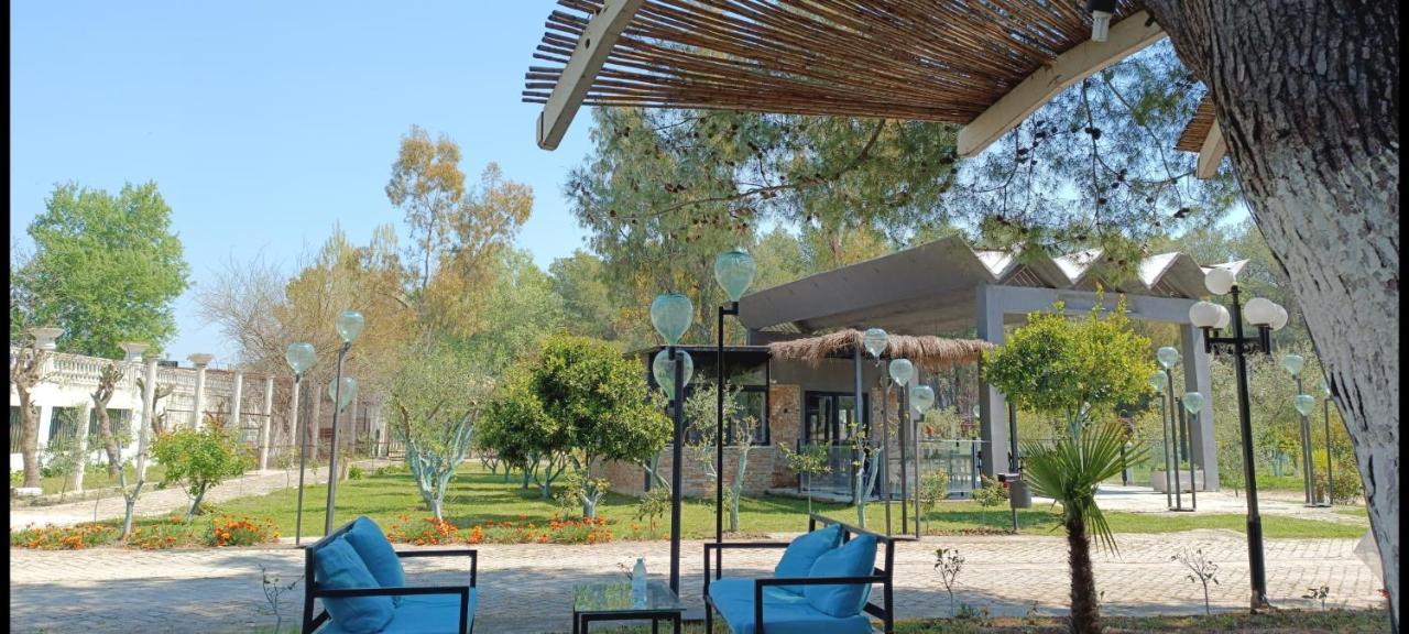 Kavalona Park Hotel Vlorë Buitenkant foto