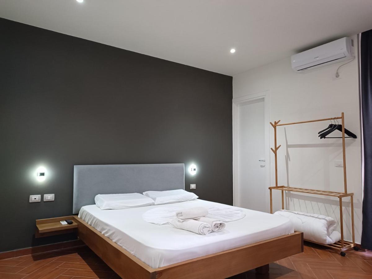 Kavalona Park Hotel Vlorë Buitenkant foto
