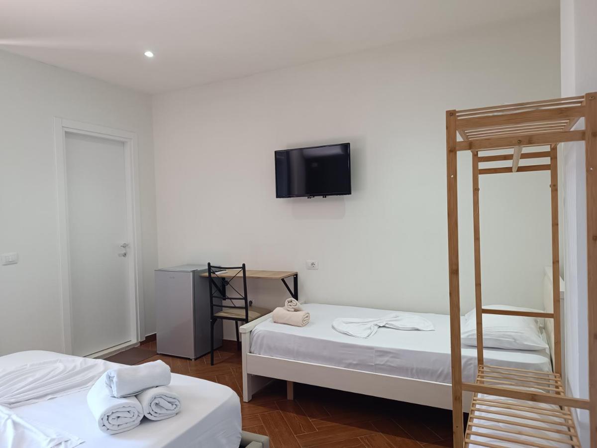Kavalona Park Hotel Vlorë Buitenkant foto