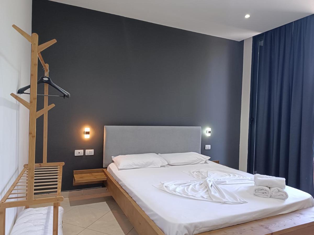 Kavalona Park Hotel Vlorë Buitenkant foto