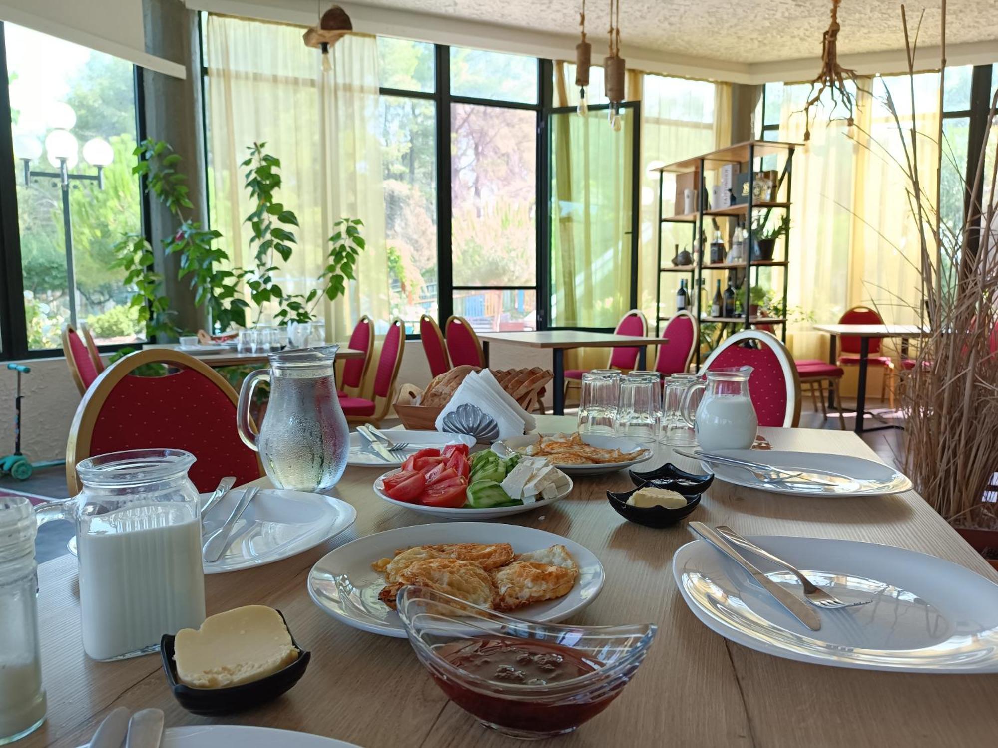 Kavalona Park Hotel Vlorë Buitenkant foto