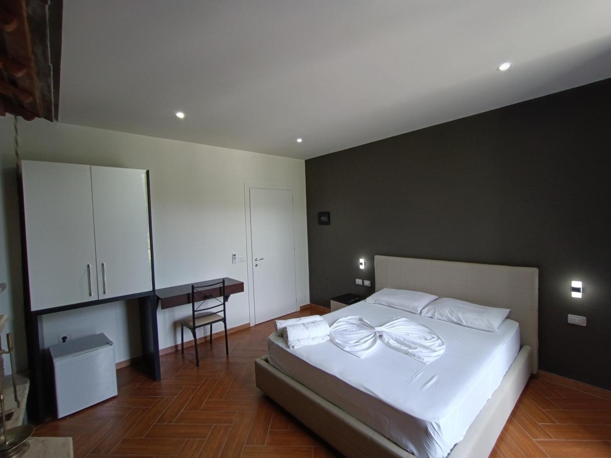 Kavalona Park Hotel Vlorë Kamer foto