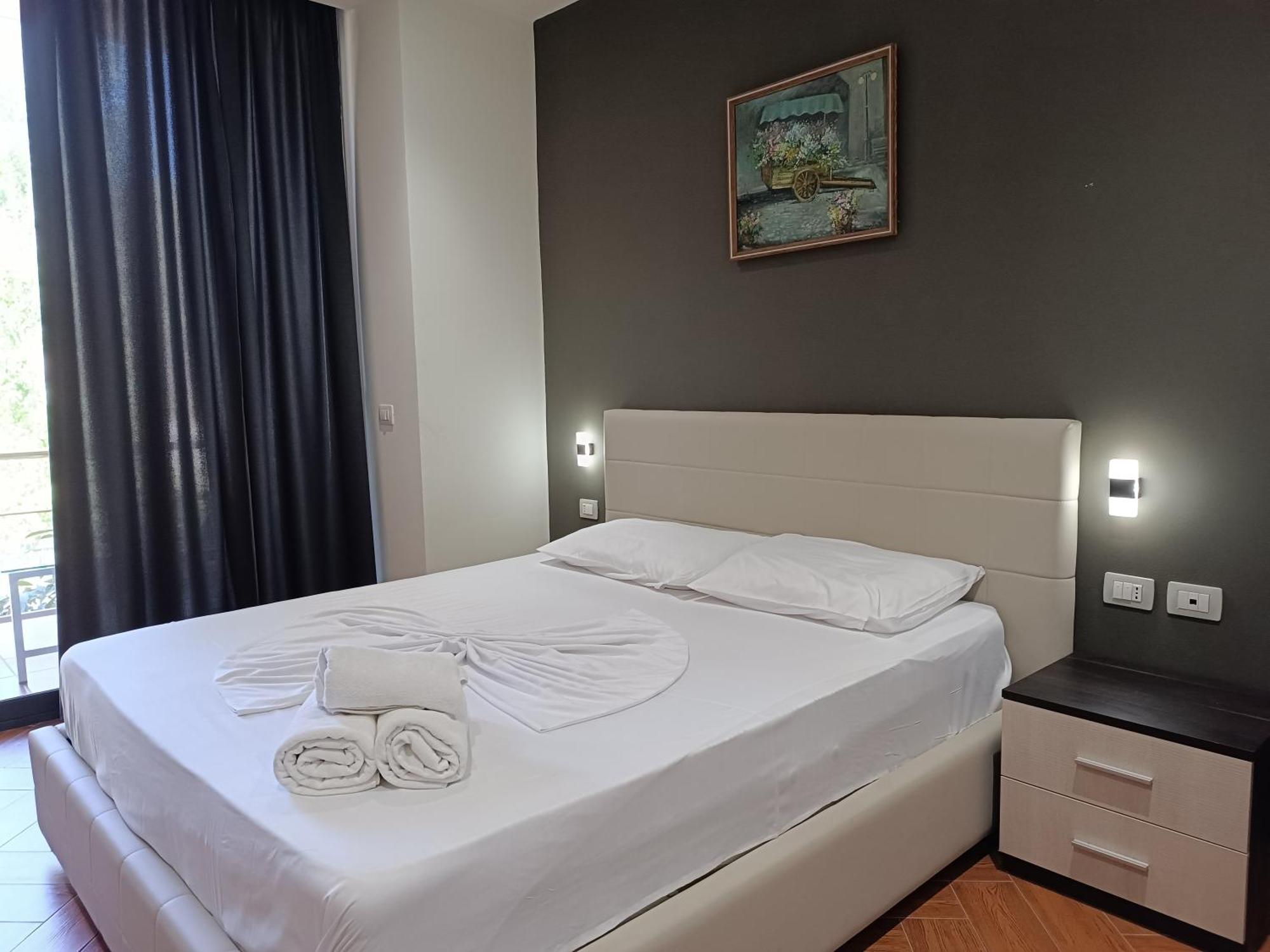 Kavalona Park Hotel Vlorë Kamer foto